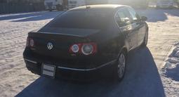 Volkswagen Passat 2005 года за 3 400 000 тг. в Актобе – фото 3