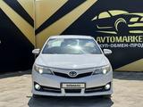 Toyota Camry 2013 года за 8 600 000 тг. в Атырау – фото 2