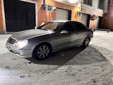 Mercedes-Benz E 240 2002 года за 4 000 000 тг. в Усть-Каменогорск – фото 2