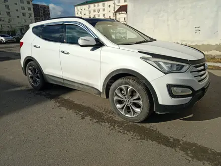 Hyundai Santa Fe 2013 года за 6 800 000 тг. в Атырау