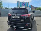 Toyota RAV4 2018 года за 14 500 000 тг. в Астана – фото 3