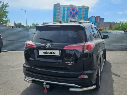 Toyota RAV4 2018 года за 15 500 000 тг. в Астана – фото 3