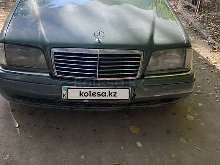 Mercedes-Benz C 180 1994 года за 1 700 000 тг. в Алматы