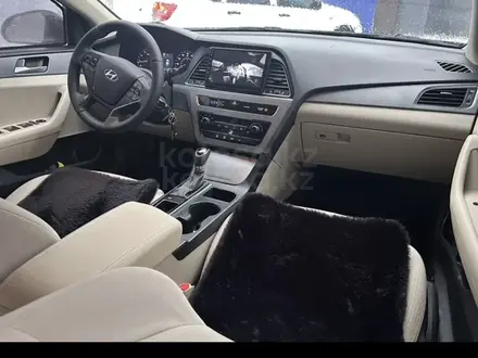Hyundai Sonata 2015 года за 4 000 000 тг. в Уральск – фото 3