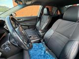 Toyota Camry 2016 года за 5 700 000 тг. в Уральск – фото 4