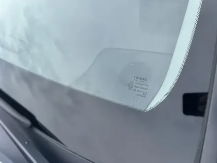 Toyota Camry 2023 года за 17 200 000 тг. в Караганда – фото 17