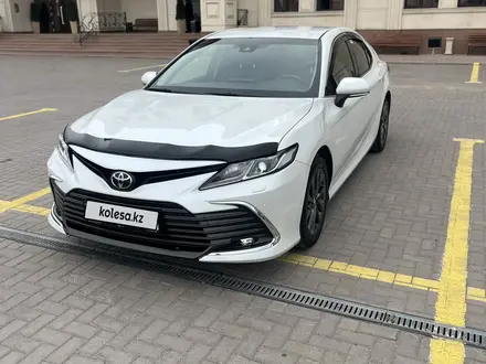 Toyota Camry 2023 года за 17 200 000 тг. в Караганда