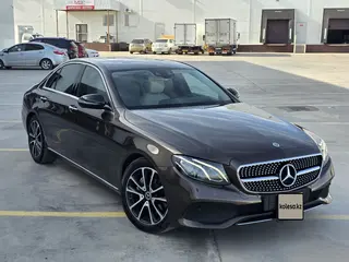 Mercedes-Benz E 200