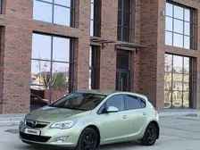 Opel Astra, 2010