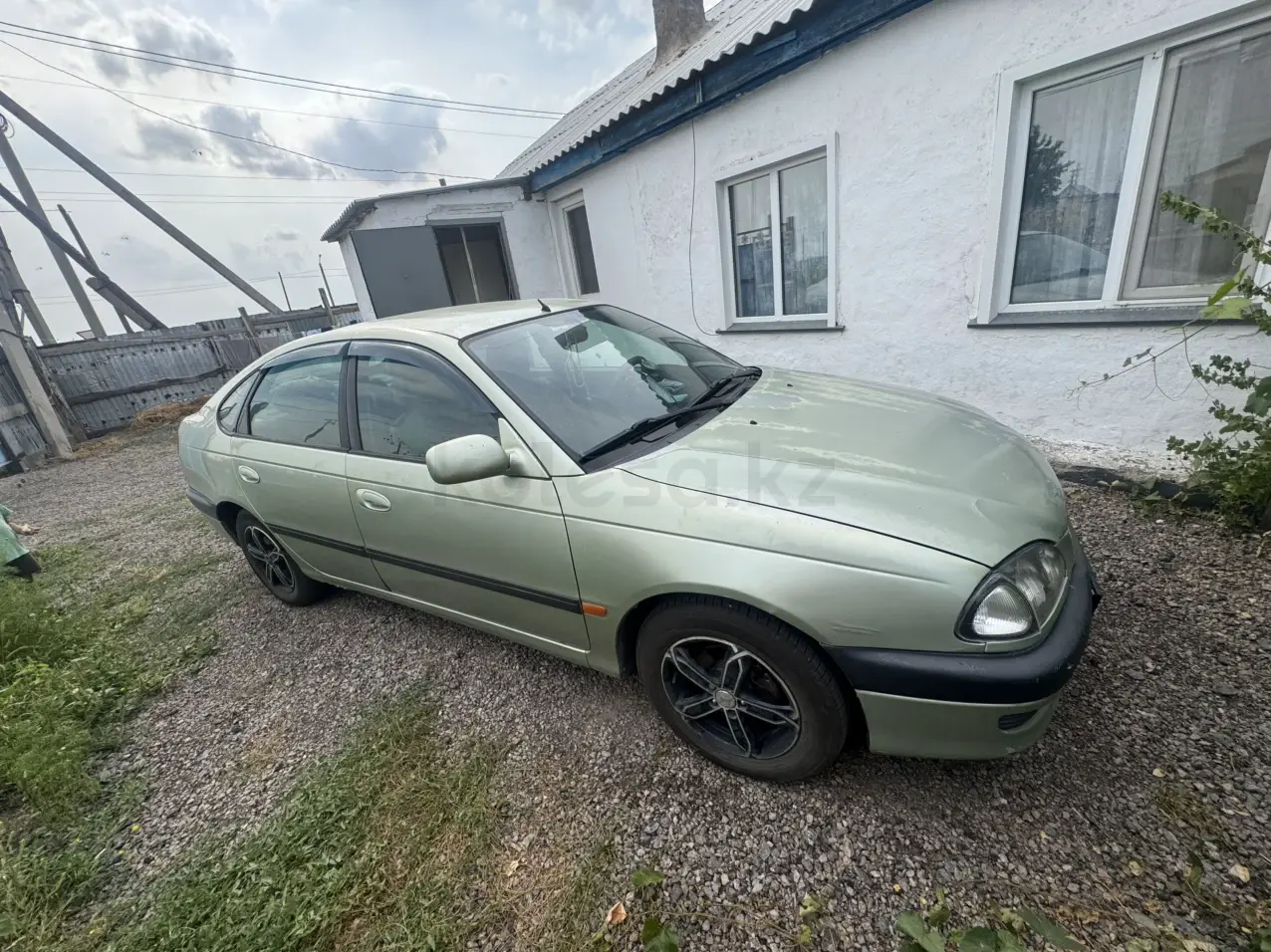 Toyota Avensis, 1998