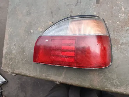 Задний фонарь nissan sunny за 10 000 тг. в Алматы – фото 2