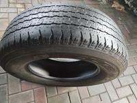 265.65.R17-есть 1шт. Bridgestone Dueler H/T 840үшін20 000 тг. в Алматы