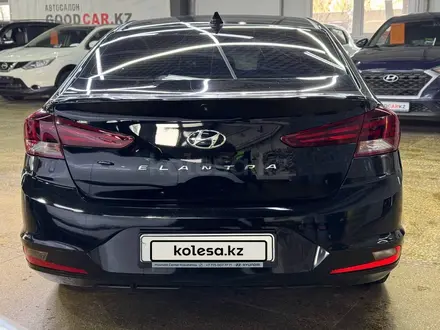 Hyundai Elantra 2019 года за 8 900 000 тг. в Кокшетау – фото 4