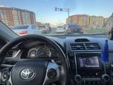 Toyota Camry 2014 годаfor8 200 000 тг. в Актобе – фото 4