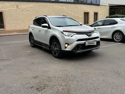 Toyota RAV4 2018 года за 17 500 000 тг. в Алматы – фото 11