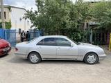 Mercedes-Benz E 290 1998 годаүшін3 000 000 тг. в Караганда – фото 4