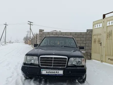 Mercedes-Benz E 280 1995 года за 2 700 000 тг. в Туркестан – фото 3