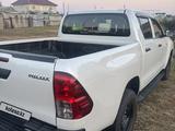 Toyota Hilux 2022 года за 18 000 000 тг. в Аксай – фото 5