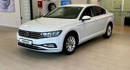 Volkswagen Passat 2022 года за 15 390 000 тг. в Атырау