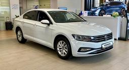 Volkswagen Passat 2022 года за 15 390 000 тг. в Атырау – фото 3