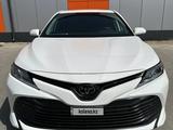 Toyota Camry 2020 года за 10 400 000 тг. в Атырау