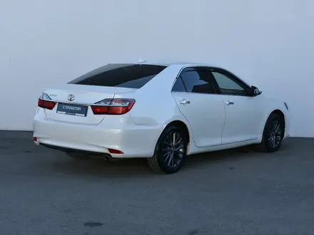 Toyota Camry 2017 года за 11 800 000 тг. в Атырау – фото 5