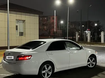 Toyota Camry 2011 года за 7 100 000 тг. в Жанаозен – фото 4