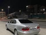 Mercedes-Benz CLK 230 1997 годаfor2 500 000 тг. в Семей – фото 4