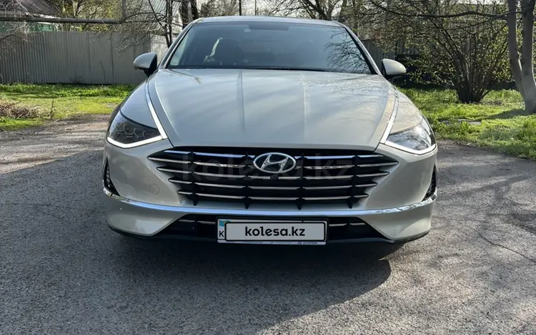 Hyundai Sonata 2022 года за 13 500 000 тг. в Алматы