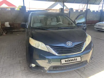 Toyota Sienna 2010 года за 9 800 000 тг. в Алматы