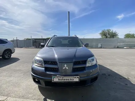 Mitsubishi Outlander 2005 годаүшін5 200 000 тг. в Алматы