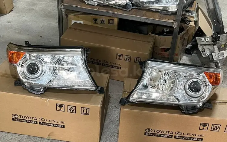 Фара оригинал Toyota Land Cruiser 200 2012-2015 Ксенон AFS за 250 000 тг. в Алматы