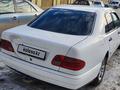 Mercedes-Benz E 200 1997 года за 2 300 000 тг. в Жезказган – фото 2