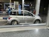 Toyota Ist 2005 года за 2 800 000 тг. в Астана