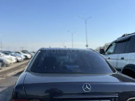 Mercedes-Benz E 230 1997 года за 2 000 000 тг. в Астана