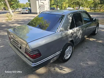 Mercedes-Benz E 280 1994 года за 2 100 000 тг. в Шымкент – фото 4