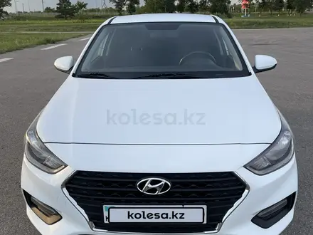 Hyundai Solaris 2017 года за 6 700 000 тг. в Рудный – фото 4