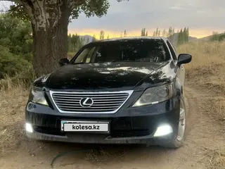 Lexus LS 460