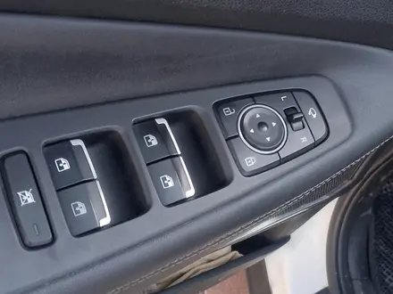 Hyundai Santa Fe 2020 года за 15 000 000 тг. в Уральск – фото 10