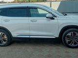 Hyundai Santa Fe 2020 года за 15 000 000 тг. в Уральск – фото 3