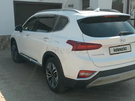 Hyundai Santa Fe 2020 года за 15 000 000 тг. в Уральск – фото 6