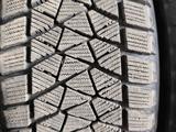 Комплект дисков с зимней резиной Bridgestone BLIZZAK DM-V2 225/55R18 за 300 000 тг. в Алматы – фото 2