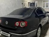 Volkswagen Passat 2005 года за 4 000 000 тг. в Шымкент – фото 2