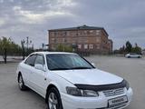 Toyota Camry 1997 года за 3 500 000 тг. в Шиели – фото 2