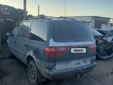 Volkswagen Sharan 1997 годаүшін1 300 000 тг. в Уральск