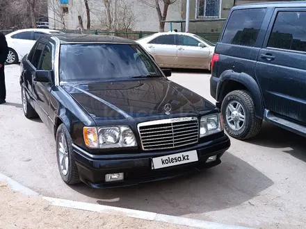 Mercedes-Benz E 280 1995 года за 2 800 000 тг. в Жезказган – фото 2