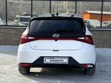 Hyundai i20 2023 годаfor9 900 000 тг. в Семей – фото 5