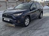 Toyota RAV4 2019 года за 13 000 000 тг. в Семей