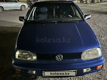 Volkswagen Golf 1996 года за 1 200 000 тг. в Астана – фото 3