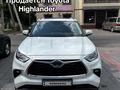 Toyota Highlander 2022 года за 22 000 000 тг. в Шымкент